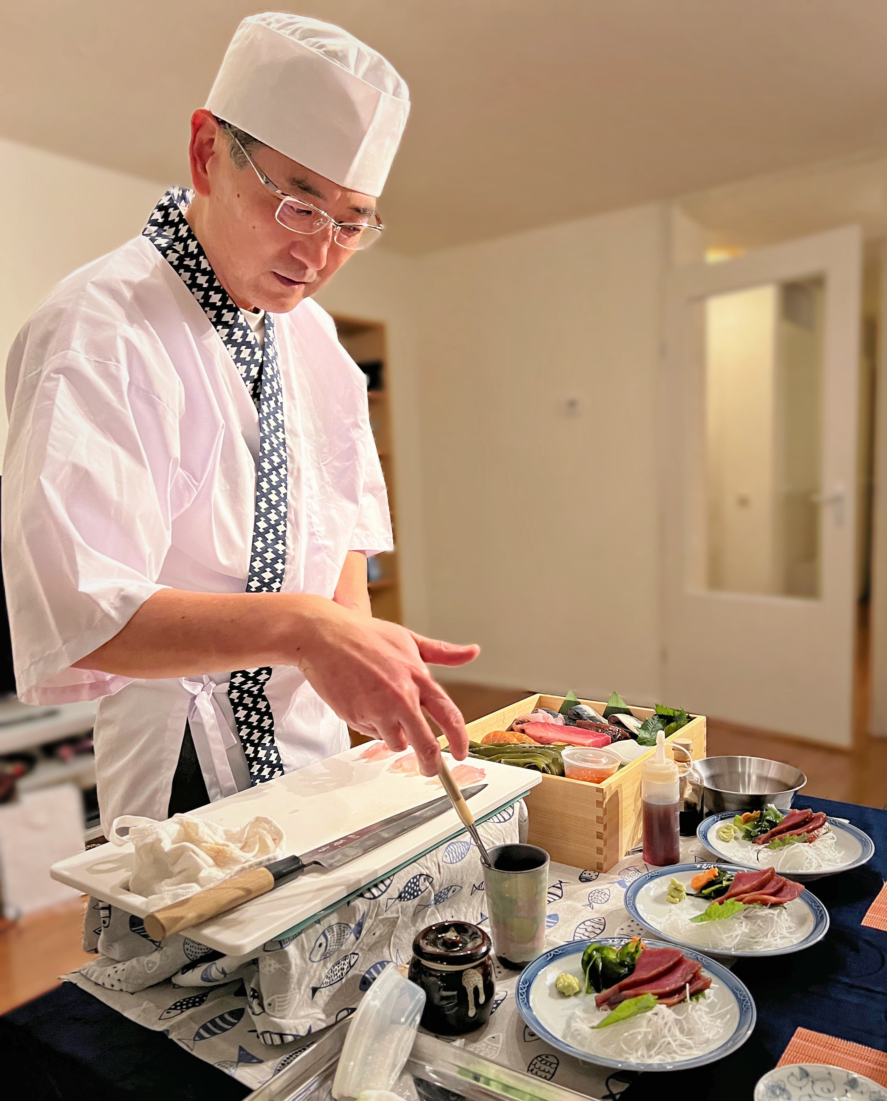 Chef preparing sushi, picture 2