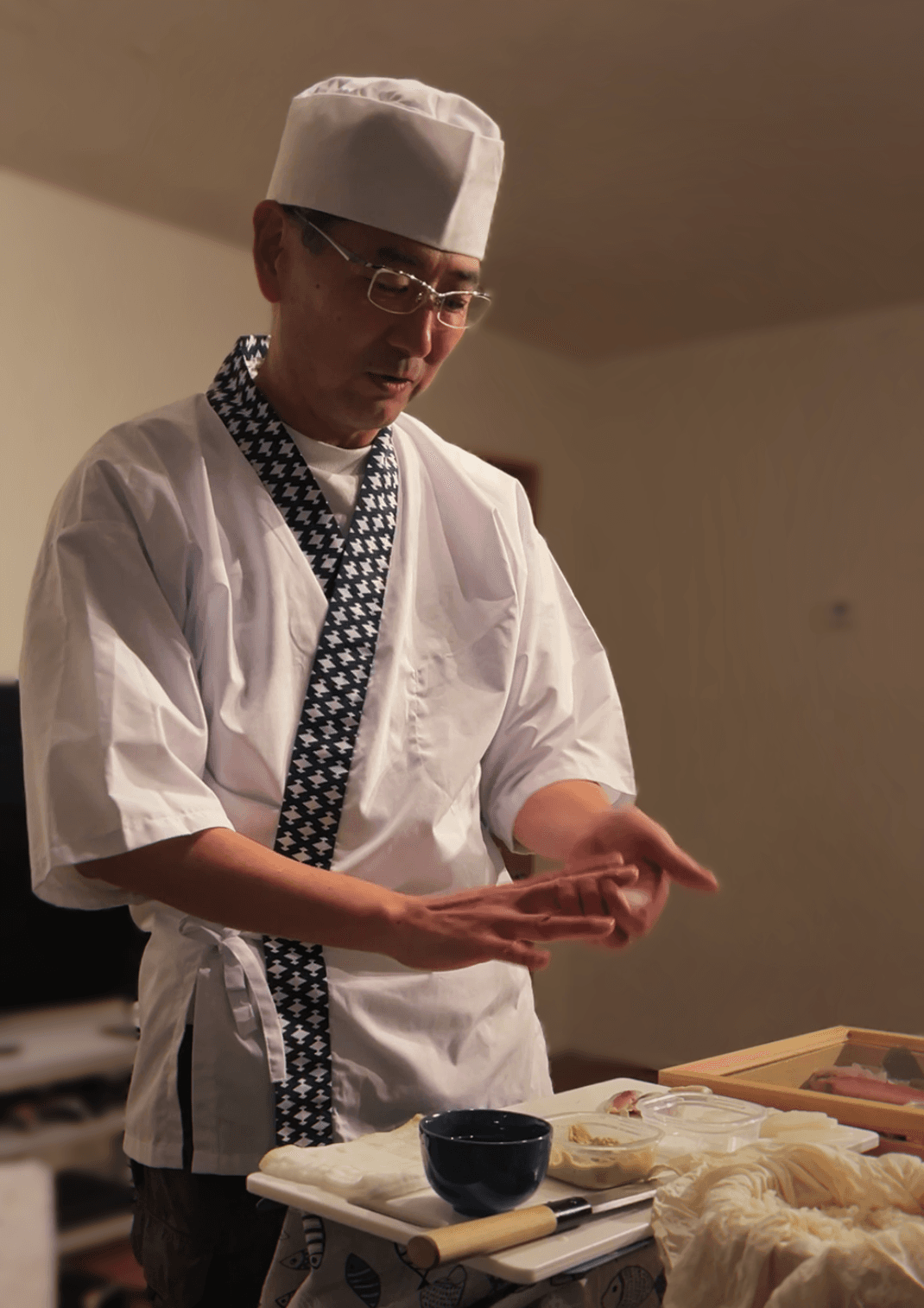 Chef preparing sushi, picture 3